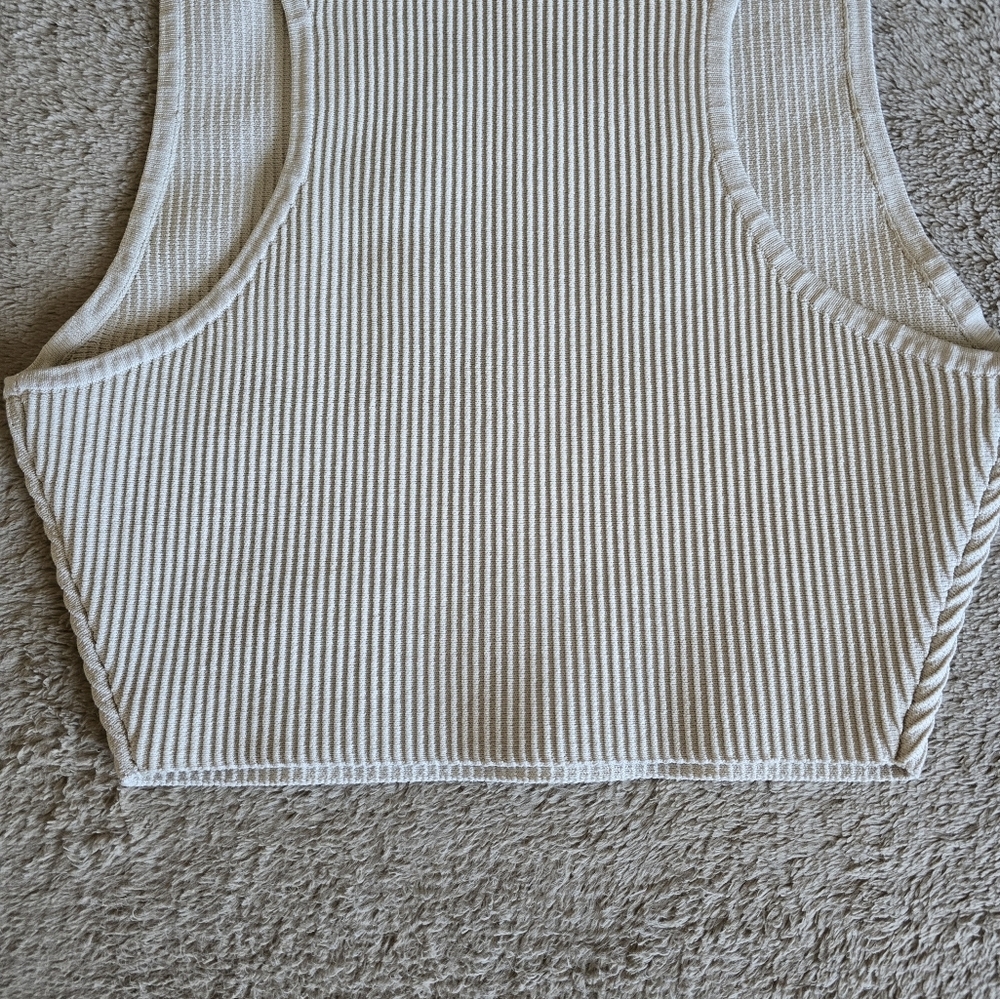 Aritzia Ribbed Cropped Tank Top in Off-White - Picture 7 of 10